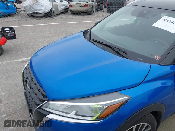 2023 Nissan Kicks SV with VIN 3N1CP5CV4PL553358, listed as a IAAI auction lot 42024111 with 15,172 mi miles. Bid and sale history available at carsss.com. Image 6.