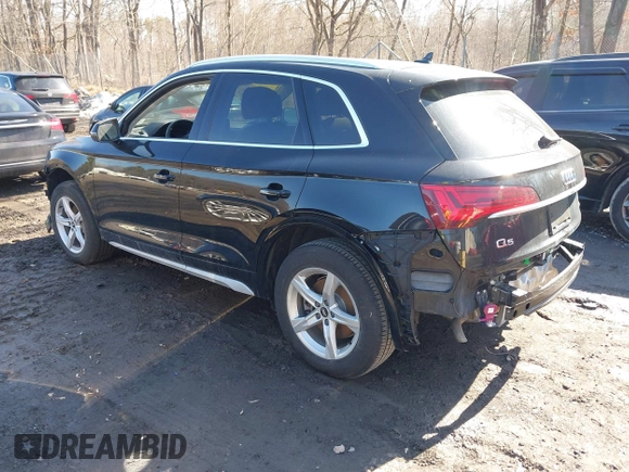 2021 Audi Q5 Premium with VIN WA1AAAFY9M2080598, listed as a IAAI auction lot 41729866 with 32,380 mi miles. Bid and sale history available at carsss.com. Image 3.