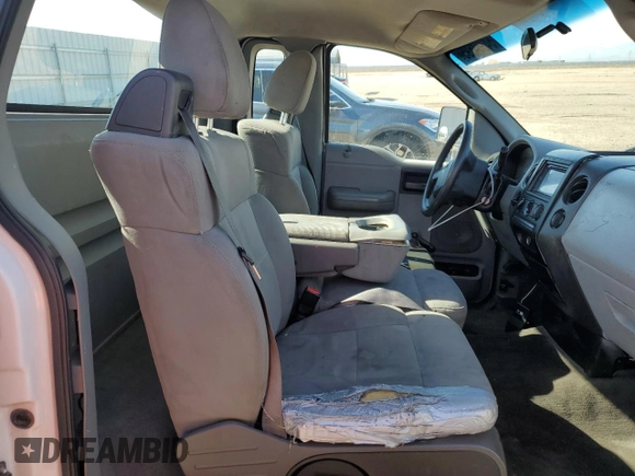 2004 Ford F-150 XL z VIN 1FTRF12W84NB39296, wystawiony jako Copart lot #54334695 z przebiegiem 299 033 mil mil oraz Szkody całkowita. Historia ofert i sprzedaży dostępna na DreamBid. Obrazek 10.