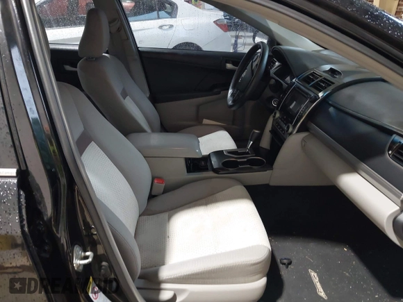 2012 Toyota Camry L z VIN 4T1BF1FK6CU176372, wystawiony jako IAAI lot #42437562 z przebiegiem 217 583 mil mil oraz . Historia ofert i sprzedaży dostępna na DreamBid. Obrazek 5.