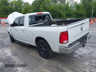 2017 Ram 1500 SLT z VIN 1C6RR7GG9HS736595, wystawiony jako IAAI lot #42230792 z przebiegiem 132 627 mil mil oraz . Historia ofert i sprzedaży dostępna na DreamBid. Obrazek 3.