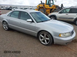 2001 Audi S8 z VIN WAUGU54D41N012957, wystawiony jako IAAI lot #41916244 z przebiegiem Nie podano mil oraz . Historia ofert i sprzedaży dostępna na DreamBid. Obrazek 1.