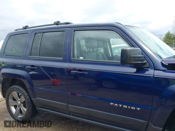 2015 Jeep Patriot Latitude z VIN 1C4NJRFB5FD270374, wystawiony jako IAAI lot #42039211 z przebiegiem 106 665 mil mil oraz . Historia ofert i sprzedaży dostępna na DreamBid. Obrazek 13.