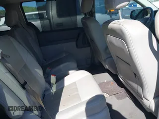 2008 Chrysler Town & Country Touring with VIN 2A8HR54P88R114822, listed as a IAAI auction lot 42051944 with 204,282 mi miles and . Bid and sale history available at DreamBid. Image 8.