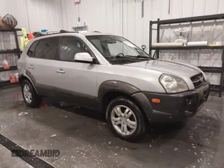 2007 Hyundai Tucson SE with VIN KM8JN12DX7U610529, listed as a IAAI auction lot 41370668 with 172,802 mi miles. Bid and sale history available at carsss.com. Image 1.