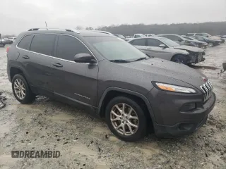2016 Jeep Cherokee Altitude with VIN 1C4PJLCS2GW190661, listed as a Copart auction lot 45051135 with 70,294 mi miles and Salvage Title. Bid and sale history available at carsss.com. Image 4.