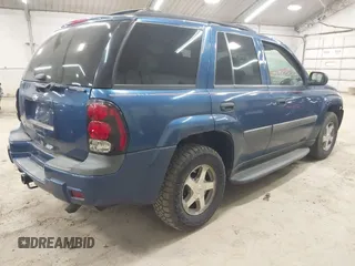 2005 Chevrolet TrailBlazer LT with VIN 1GNDT13S652299380, listed as a IAAI auction lot 42136545 with 153,406 mi miles and . Bid and sale history available at DreamBid. Image 4.