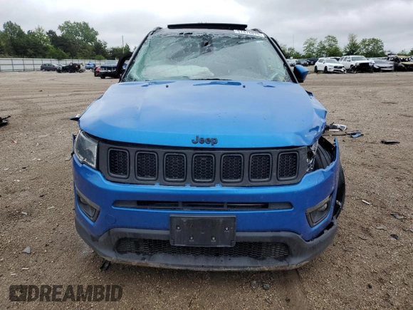 2020 Jeep Compass Latitude z VIN 3C4NJCBB4LT102329, wystawiony jako Copart lot #57476875 z przebiegiem Nie podano mil oraz Szkoda całkowita • Salvage title. Historia ofert i sprzedaży dostępna na DreamBid. Obrazek 5.