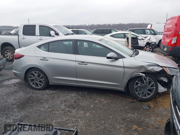 2020 Hyundai Elantra Value Edition z VIN 5NPD84LF7LH565158, wystawiony jako IAAI lot #41059906 z przebiegiem 116 267 mil mil oraz . Historia ofert i sprzedaży dostępna na DreamBid. Obrazek 14.