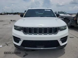 2025 Jeep Grand Cherokee Altitude with VIN 1C4RJGAGXSC281508, listed as a Copart auction lot 64841415 with 2,231 mi miles and Salvage title. Bid and sale history available at DreamBid. Image 5.