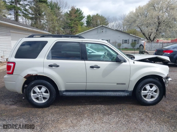 2008 Ford Escape XLT with VIN 1FMCU93ZX8KB33764, listed as a IAAI auction lot 42037456 with 195,047 mi miles. Bid and sale history available at carsss.com. Image 14.