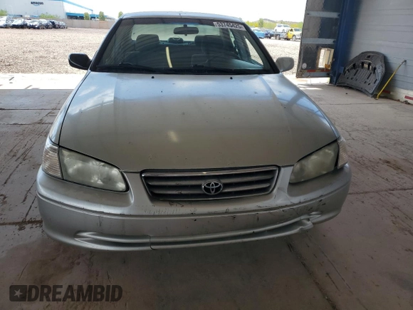 2001 Toyota Camry CE with VIN JT2BG22KX10577868, listed as a Copart auction lot 53745425 with 209,152 mi miles and Salvage Title. Bid and sale history available at carsss.com. Image 5.