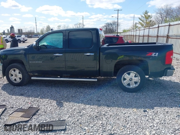 2013 Chevrolet Silverado 1500 LT with VIN 3GCPKSE77DG256115, listed as a IAAI auction lot 41984990 with 270,324 mi miles. Bid and sale history available at carsss.com. Image 14.