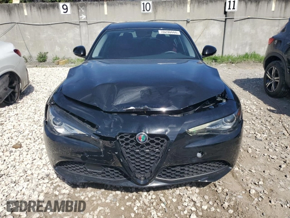 2019 Alfa Romeo Giulia Sport with VIN ZARFAMAN4K7621704, listed as a Copart auction lot 70290444 with 50,015 mi miles and Non Repairable. Bid and sale history available at carsss.com. Image 5.