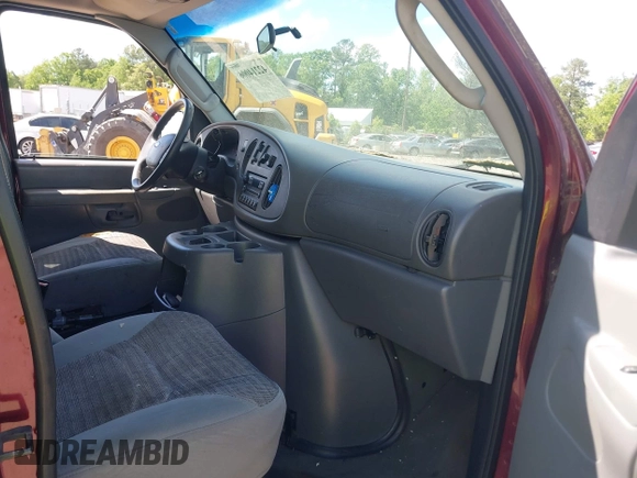 2004 Ford Econoline Passenger XL with VIN 1FBSS31L44HA42194, listed as a IAAI auction lot 42214006 with 178,206 mi miles and . Bid and sale history available at carsss.com. Image 5.