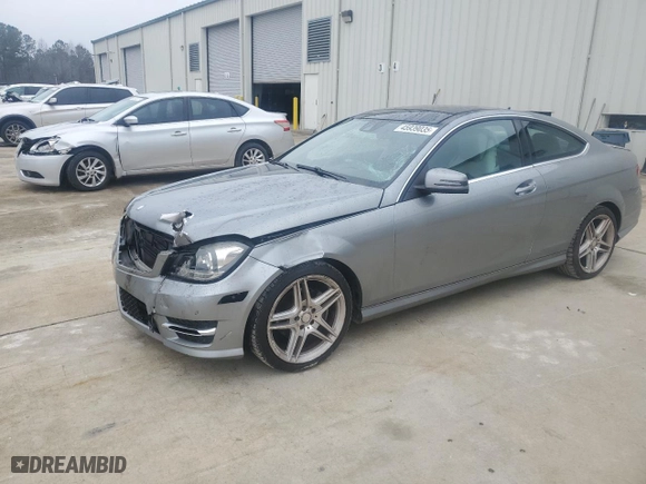 2015 Mercedes-Benz C-Class C 250 with VIN WDDGJ4HB2FG378299, listed as a Copart auction lot 45939035 with 115,397 mi miles and Salvage Title. Bid and sale history available at carsss.com. Image 1.