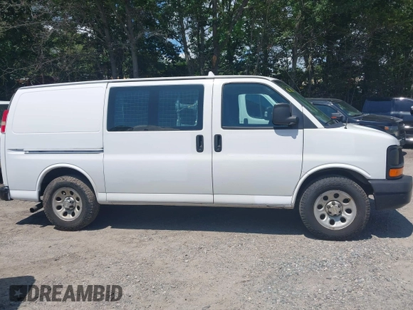 2014 Chevrolet Express Cargo z VIN 1GCSGAFX1E1168424, wystawiony jako IAAI lot #42610312 z przebiegiem 245 507 mil mil oraz . Historia ofert i sprzedaży dostępna na DreamBid. Obrazek 13.