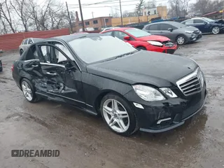 2011 Mercedes-Benz E 350 Luxury z VIN WDDHF8HB6BA436845, wystawiony jako IAAI lot #41996870 z przebiegiem 75 423 mil mil oraz . Historia ofert i sprzedaży dostępna na DreamBid. Obrazek 1.