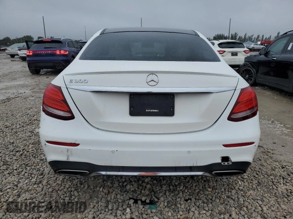 2019 Mercedes-Benz E-Class E 300 with VIN WDDZF4JB1KA613597, listed as a Copart auction lot 41801775 with 130,480 mi miles and Clean Title. Bid and sale history available at carsss.com. Image 6.