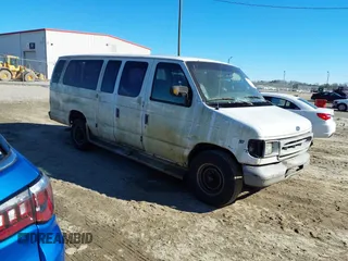 1998 Ford Econoline Wagon XL z VIN 1FBSS31L9WHA39178, wystawiony jako IAAI lot #41377362 z przebiegiem 326 270 mil mil oraz . Historia ofert i sprzedaży dostępna na DreamBid. Obrazek 1.
