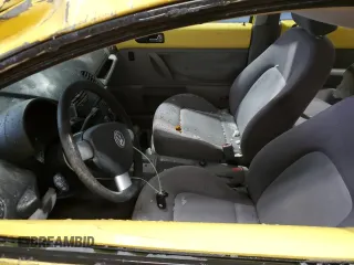 2004 Volkswagen New Beetle Coupe GL with VIN 3VWBK31C54M417157, listed as a Copart auction lot 44952905 with 0 mi miles and Salvage Title. Bid and sale history available at carsss.com. Image 7.