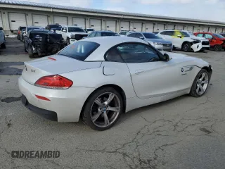 2016 BMW Z4 sDrive28i with VIN WBALL5C59G5A21158, listed as a Copart auction lot 41775225 with 132,603 mi miles and Salvage Title. Bid and sale history available at carsss.com. Image 3.