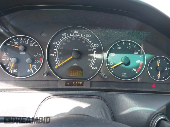 2000 Mercedes-Benz SL with VIN WDBFA68F4YF191528, listed as a IAAI auction lot 41775425 with 86,654 mi miles. Bid and sale history available at carsss.com. Image 7.