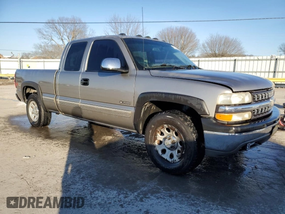 2000 Chevrolet Silverado 1500 LS with VIN 2GCEK19TXY1379480, listed as a Copart auction lot 43135855 with 0 mi miles and Salvage Title. Bid and sale history available at carsss.com. Image 4.