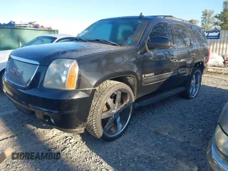 2007 GMC Yukon SLT with VIN 1GKFC13047R349076, listed as a IAAI auction lot 41852814 with 196,282 mi miles. Bid and sale history available at carsss.com. Image 2.