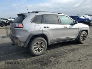 2019 Jeep Cherokee Trailhawk with VIN 1C4PJMBX8KD314746, listed as a Copart auction lot 51801135 with 124,281 mi miles and Salvage title. Bid and sale history available at DreamBid. Image 3.