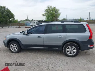 2008 Volvo XC70 with VIN YV4BZ982181011617, listed as a IAAI auction lot 42355200 with Not provided miles and . Bid and sale history available at DreamBid. Image 14.