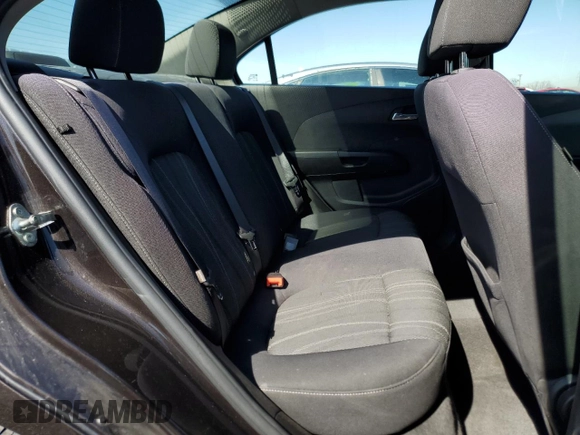 2015 Chevrolet Sonic LT z VIN 1G1JC5SH2F4200996, wystawiony jako Copart lot #53979965 z przebiegiem 129 200 mil mil oraz Szkoda całkowita • Salvage title. Historia ofert i sprzedaży dostępna na DreamBid. Obrazek 10.