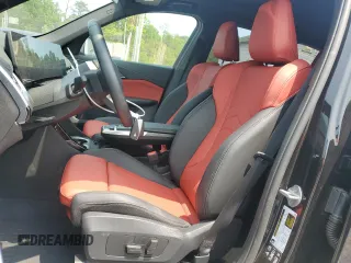 2025 BMW X1 xDrive28i z VIN WBX73EF09S5061608, wystawiony jako Copart lot #58814995 z przebiegiem 6 612 mil mil oraz Szkoda całkowita • Salvage title. Historia ofert i sprzedaży dostępna na DreamBid. Obrazek 7.