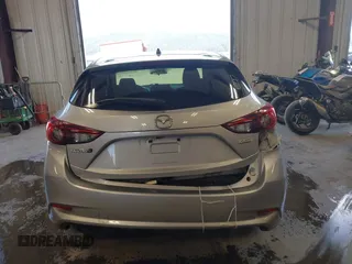 2017 Mazda 3 Touring с VIN 3MZBN1L77HM117184, выставлен на аукционе IAAI как лот 42460172 с пробегом 84 694 миль миль и . История ставок и продаж доступна на DreamBid. Изображение 16.