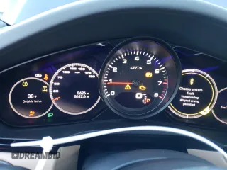 2022 Porsche Cayenne GTS z VIN WP1AG2AYXNDA39046, wystawiony jako Copart lot #72087662 z przebiegiem 5 626 mil mil oraz . Historia ofert i sprzedaży dostępna na DreamBid. Obrazek 9.