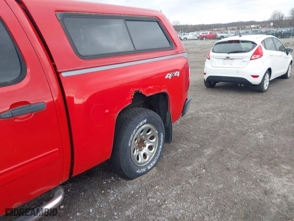 2011 Chevrolet Silverado 1500 LS with VIN 3GCPKREA0BG182991, listed as a IAAI auction lot 41925926 with 180,670 mi miles. Bid and sale history available at carsss.com. Image 6.