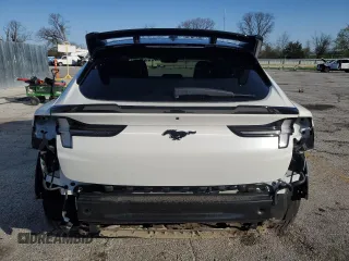 2024 Ford Mustang Mach-E Premium z VIN 3FMTK3SUXRMA03177, wystawiony jako Copart lot #51837465 z przebiegiem 7 224 mil mil oraz Szkoda całkowita • Salvage title. Historia ofert i sprzedaży dostępna na DreamBid. Obrazek 6.
