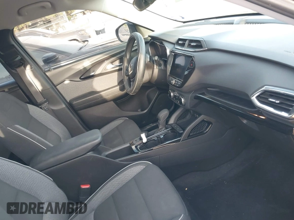 2021 Chevrolet TrailBlazer LT with VIN KL79MPS20MB040640, listed as a IAAI auction lot 41847613 with 48,243 mi miles and . Bid and sale history available at DreamBid. Image 5.