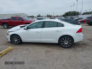 2017 Volvo S60 Inscription with VIN LYV402HK1HB128099, listed as a IAAI auction lot 41331325 with 77,789 mi miles. Bid and sale history available at carsss.com. Image 15.