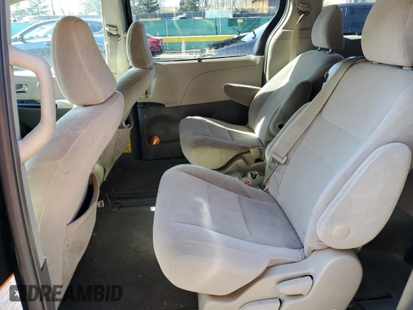 2015 Toyota Sienna LE AAS с VIN 5TDKK3DC3FS536567, выставлен на аукционе Copart как лот 53286655 с пробегом 269 828 миль миль и Списание • Salvage title. История ставок и продаж доступна на DreamBid. Изображение 11.