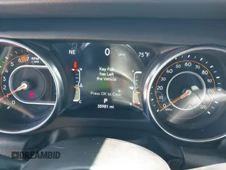 2023 Jeep Wrangler High Altitude z VIN 1C4HJXEN9PW560958, wystawiony jako IAAI lot #42393559 z przebiegiem 35 981 mil mil oraz . Historia ofert i sprzedaży dostępna na DreamBid. Obrazek 7.