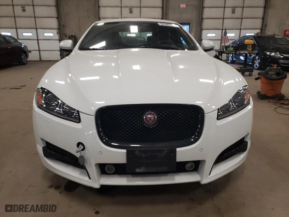 2015 Jaguar XF V6 Portfolio with VIN SAJWJ0FF7F8U69097, listed as a Copart auction lot 52385175 with 105,103 mi miles and Clean Title. Bid and sale history available at carsss.com. Image 5.