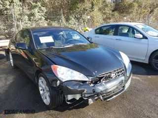 2010 Hyundai Genesis Coupe Premium with VIN KMHHT6KD1AU026786, listed as a IAAI auction lot 40984275 with 157,284 mi miles. Bid and sale history available at carsss.com. Image 1.