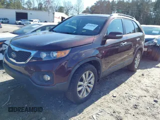 2011 Kia Sorento EX with VIN 5XYKU3A12BG089184, listed as a IAAI auction lot 41145941 with 111,597 mi miles. Bid and sale history available at carsss.com. Image 2.
