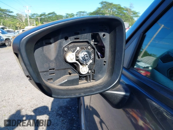 2014 Mazda CX-5 Sport with VIN JM3KE2BE8E0313407, listed as a IAAI auction lot 41215428 with 120,387 mi miles and . Bid and sale history available at carsss.com. Image 19.