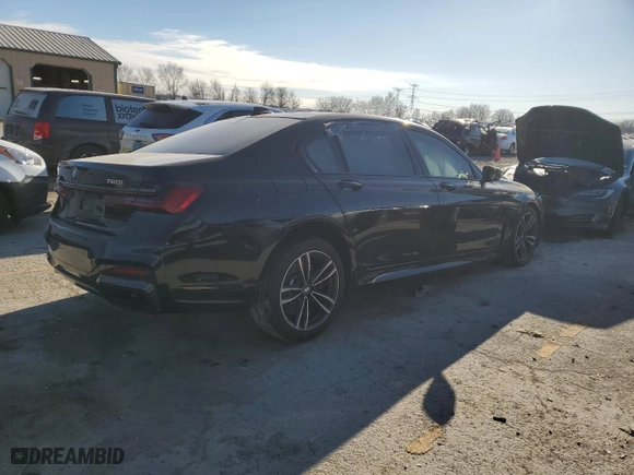 2021 BMW 7 Series 750i xDrive with VIN WBA7U2C02MCF77496, listed as a Copart auction lot 82527814 with 0 mi miles and Salvage Title. Bid and sale history available at carsss.com. Image 3.