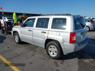 2009 Jeep Patriot Sport with VIN 1J4FT28B99D121838, listed as a IAAI auction lot 42000092 with 218,483 mi miles. Bid and sale history available at carsss.com. Image 3.