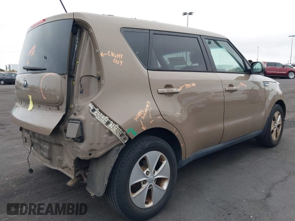 2014 Kia Soul with VIN KNDJN2A22E7092910, listed as a IAAI auction lot 42105254 with 81,246 mi miles. Bid and sale history available at carsss.com. Image 4.