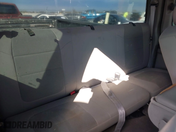 2004 Ford F-250 XL with VIN 1FTNX21P24EC17017, listed as a IAAI auction lot 40602285 with Not Provided miles and . Bid and sale history available at DreamBid. Image 8.