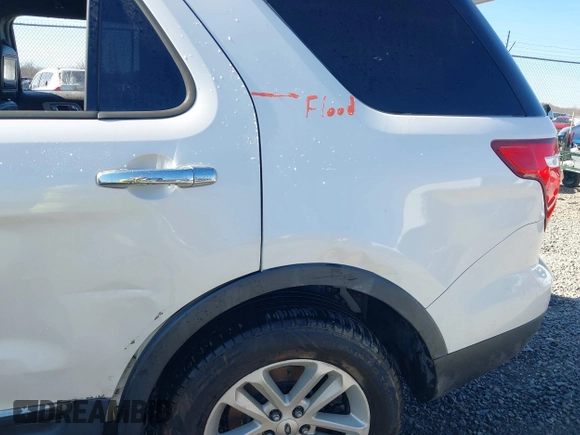 2013 Ford Explorer XLT with VIN 1FM5K8D80DGB32876, listed as a IAAI auction lot 41901401 with 217,594 mi miles and . Bid and sale history available at carsss.com. Image 6.